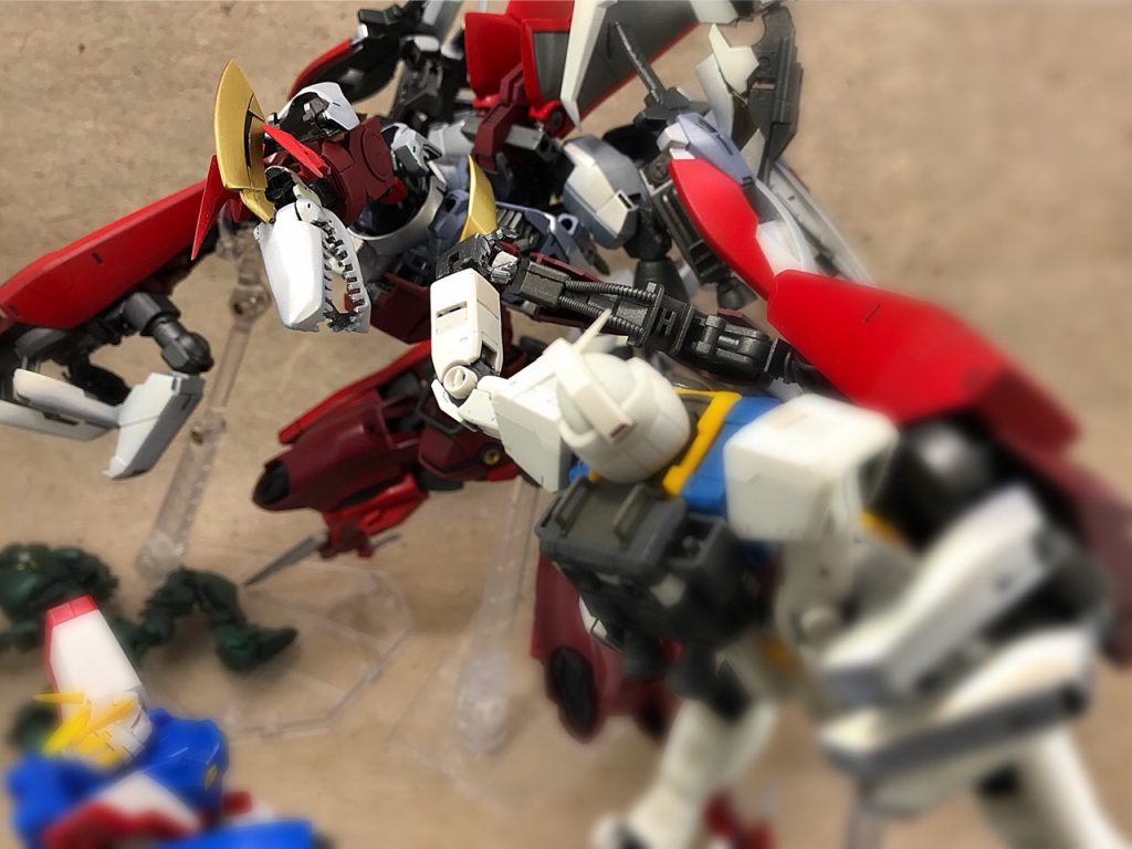 暴走しているので、敵味方問わずあばれる君。

余談ですけど、こういう暴走形態っていざ制御できるようになると「なんか違うんだよな…」ってなったりしません？