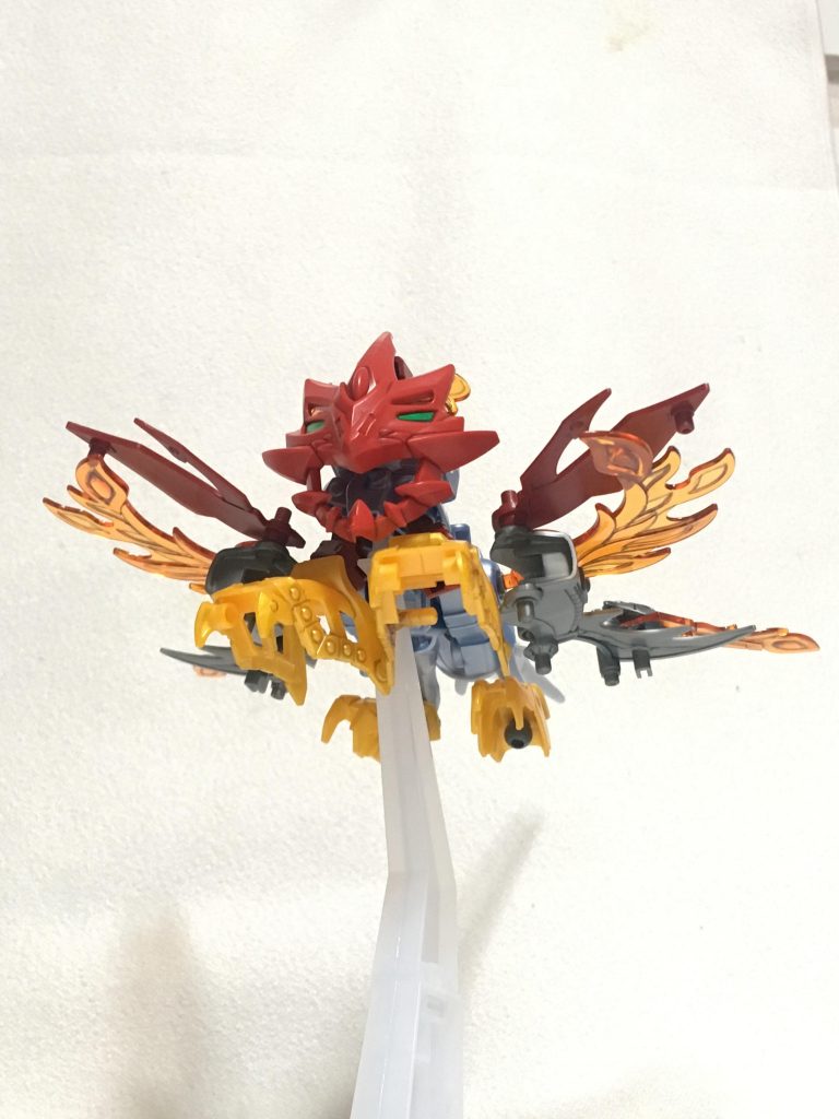 精霊召喚！
業火のドラゴン、サラマンダー！
ナイトを主として選び、召喚術によって出現する。