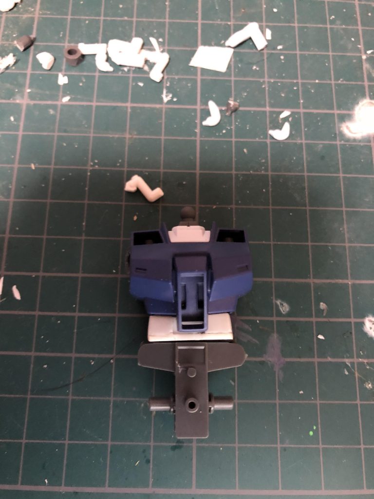 腹部をに1.2ミリほど、プラ板で延長しました。