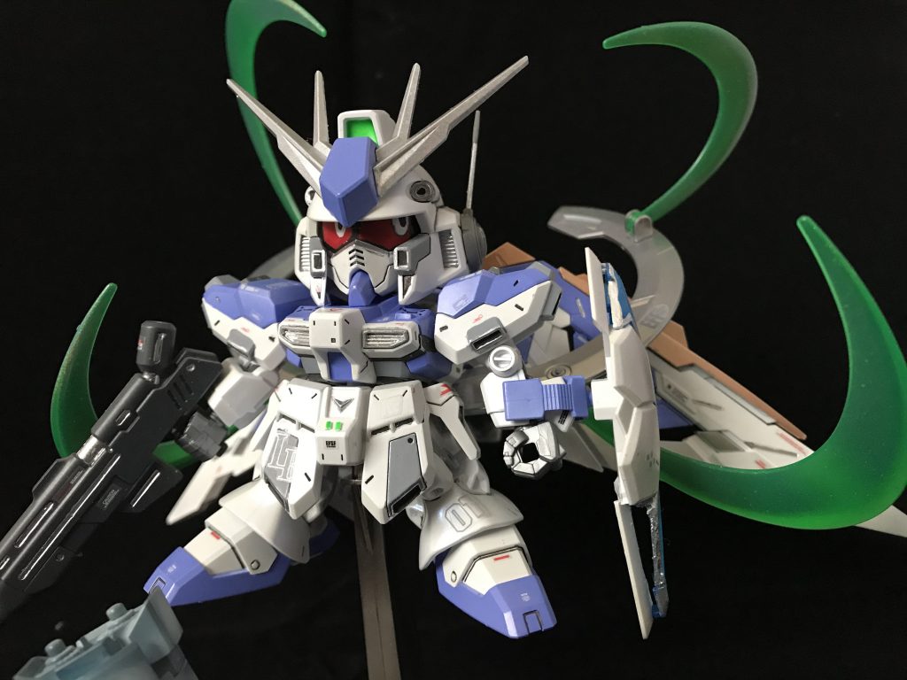 目は殺意の波動で充血してます。