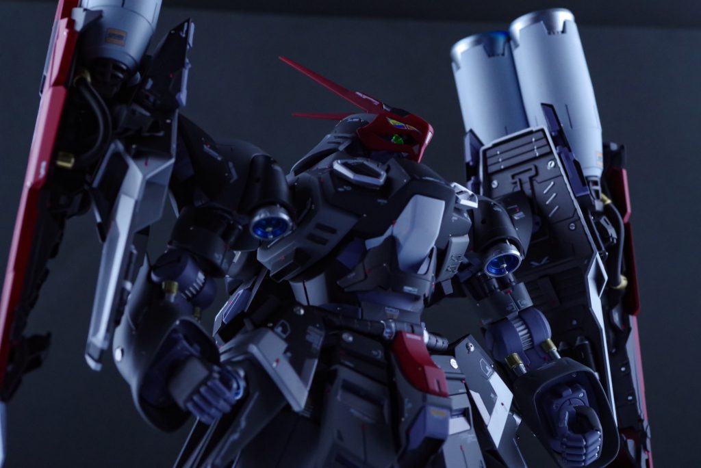 首を延長したため、頭を大きく可動することが出来るようにしました