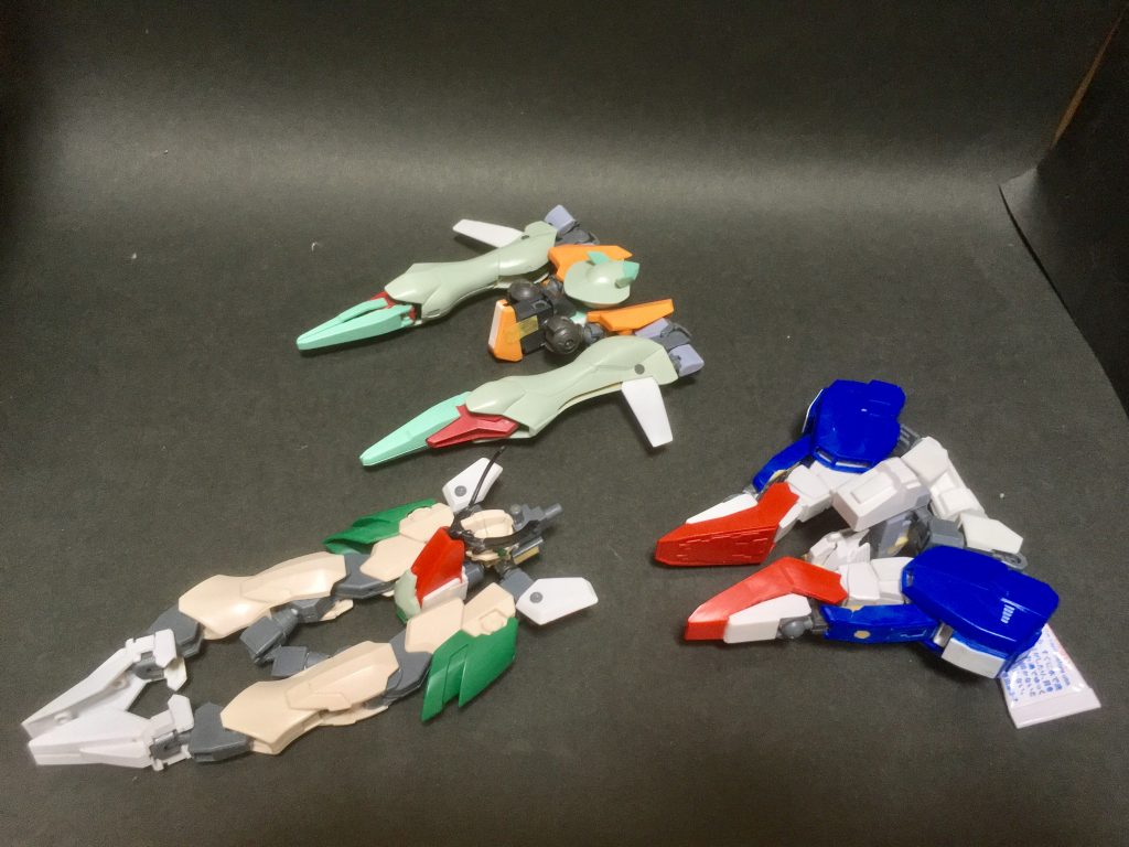 ベクターの製作途中。
各形態でのバランスを考えながら作製しました。