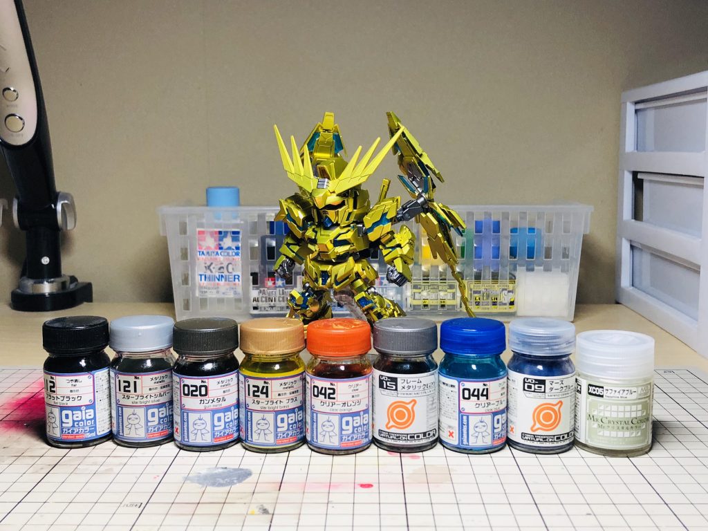 使用したカラーになります！
端っこのMr.クリスタルカラーはサイコフレームに使用しました！クリアを活かしたまま角度によってはキラッと光る面白い表現ができます！