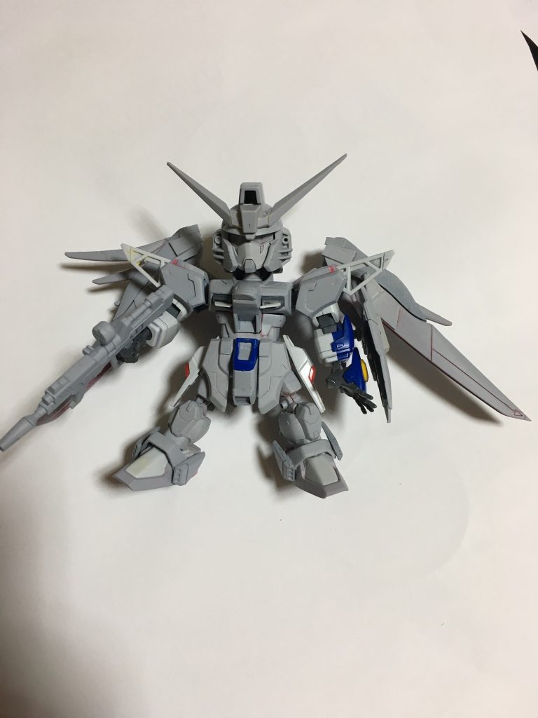 サフ状態。スジボリは羽や胸部、スカートアーマーに少し入れただけなので、今後はもっとスジボリが入れられるようになりたいです。