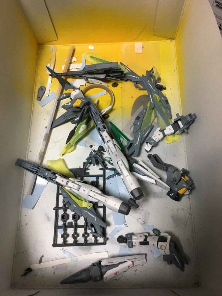 デカールはMGνとサンドロック、RGストフリのものを中心に使用しました。