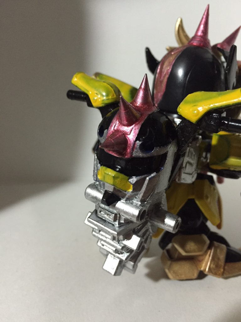 背中の顔やエンジンもちゃんとついてます(笑)