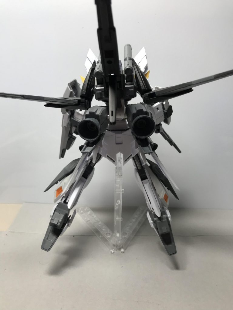 後ろは見難いですがバーニアが沢山あります!