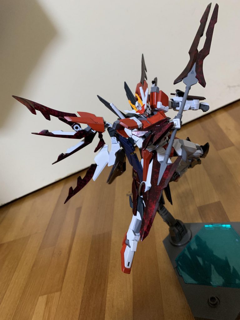 軽くポージング