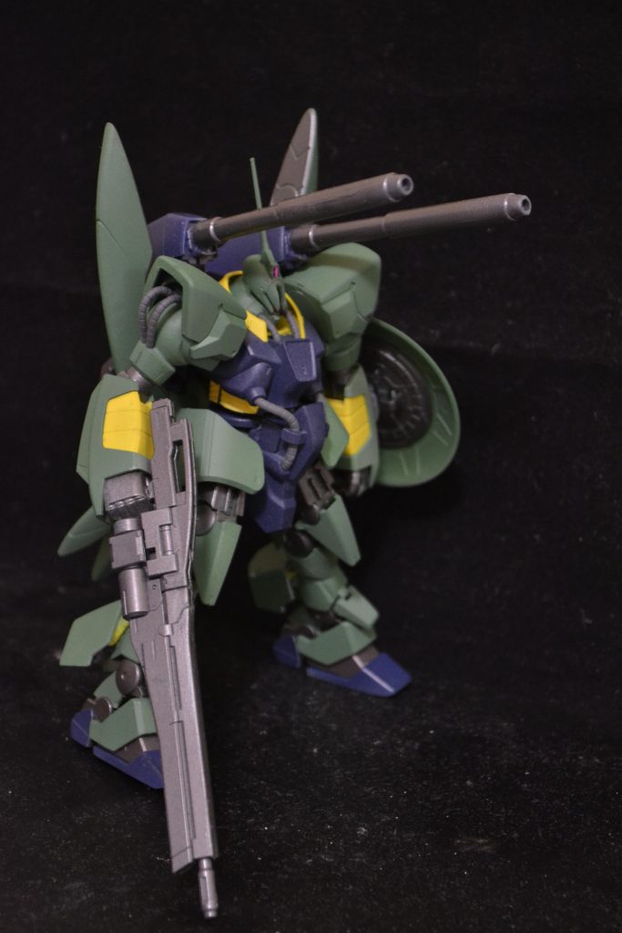 主な武装はキャノン砲X2とロングレンジビームライフルで当初の対艦重MSのコンセプトを踏襲しています。