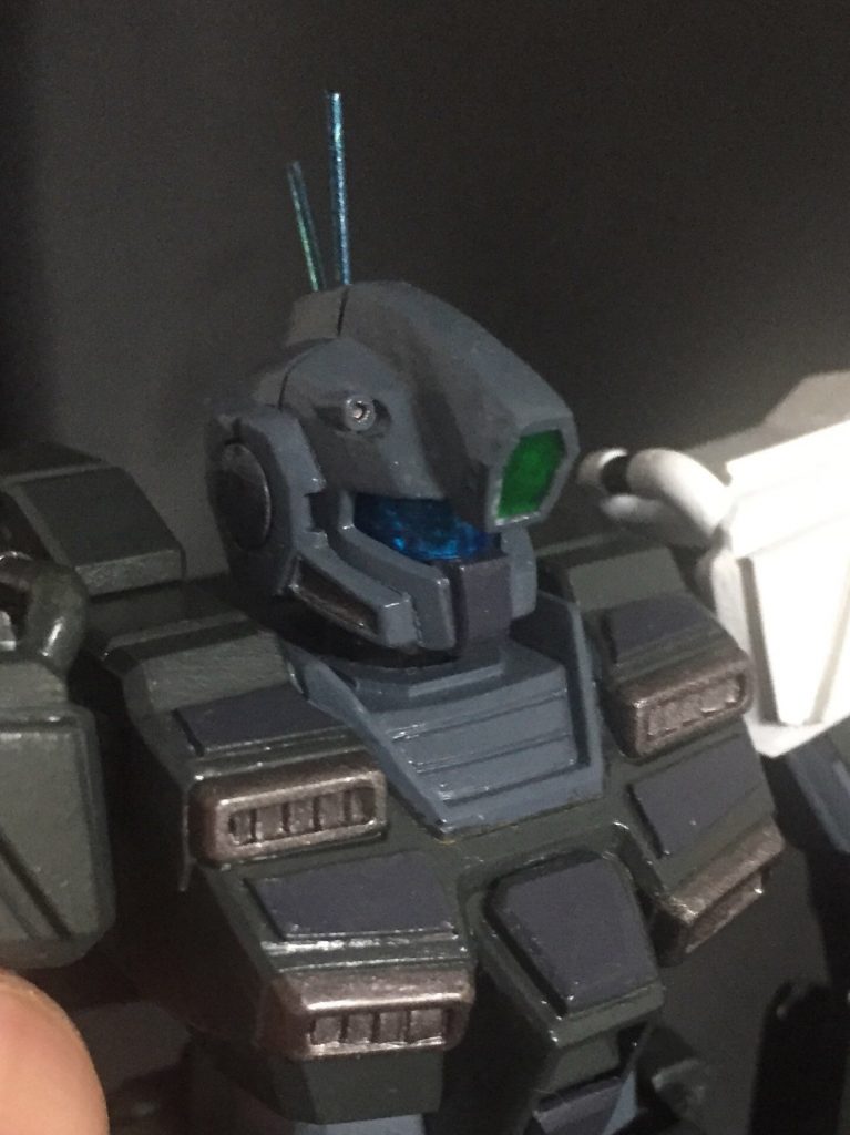 頭部センサーは大型化