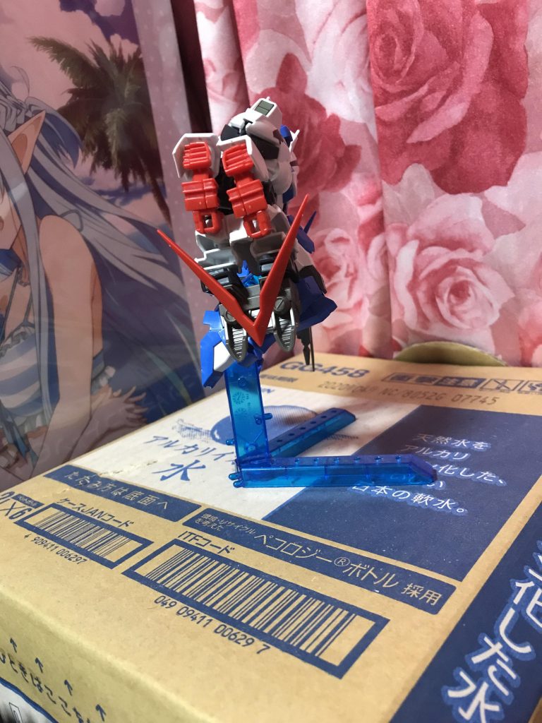 右側からです。