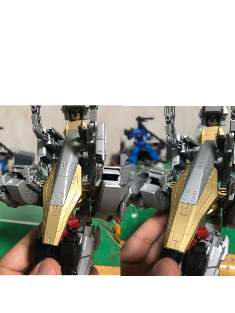 おなかの盾がロックパーツになっていてコイツをずらして