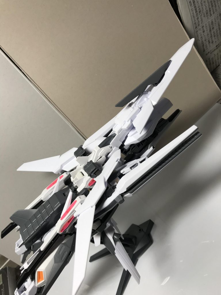 可変時はこんな感じでハルートのミサイルがあります!!後方の敵にも対応できます!!