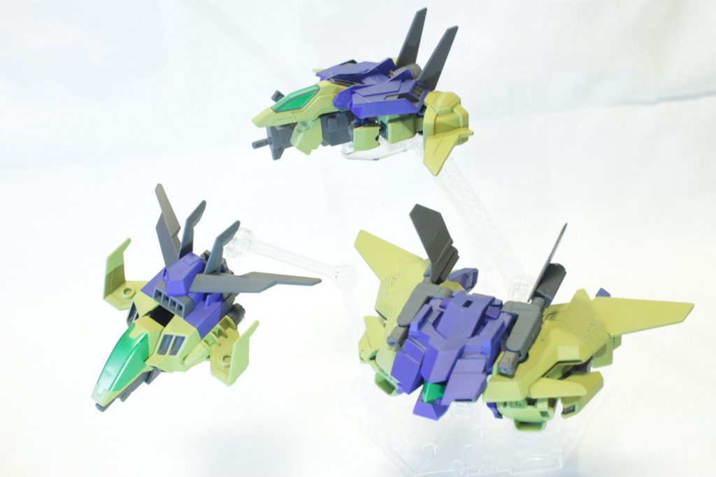 また、並べた時にどれがメインなどと思えないよう同じくらいのサイズ感やインパクトになるように心がけました。