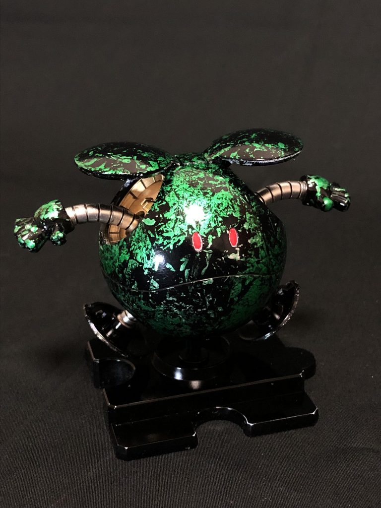 腕部はシルバー、内部機構はゴールドで。