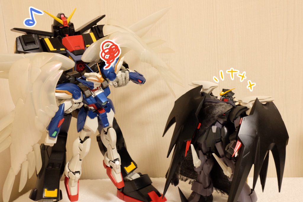 ヘル:おい、ぬいぐるみのように抱き上げられる気分はどうだ
ゼロ:あーさいこーだなーお前もぶら下がってみるかー?
ヘル:いや遠慮しとくわ