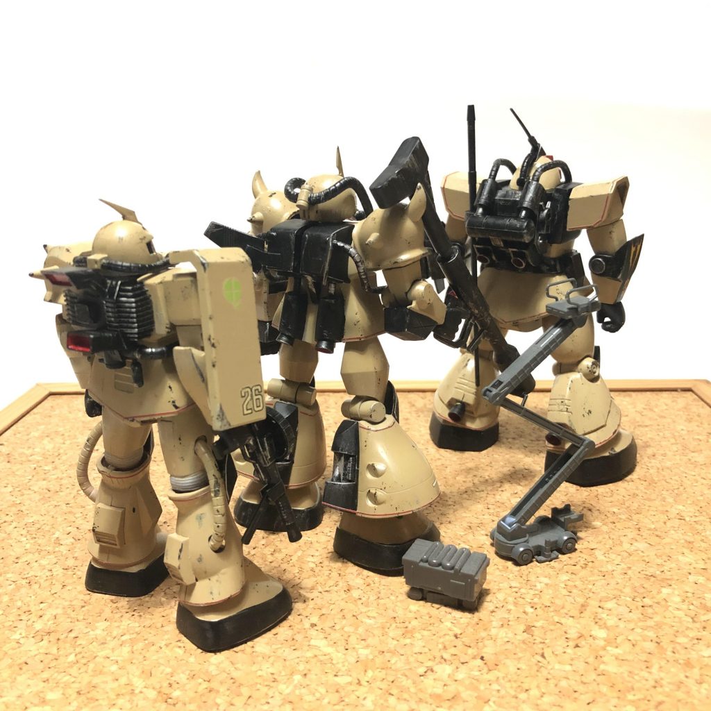 ここはとある「砂漠の駐屯地」
戦略的価値の薄い方面でも連邦軍のジオン掃討作戦が展開していた。
物資の乏しいアフリカで、激烈を極めるジオン狩り。
彼等は生き残る事が出来るだろうか…