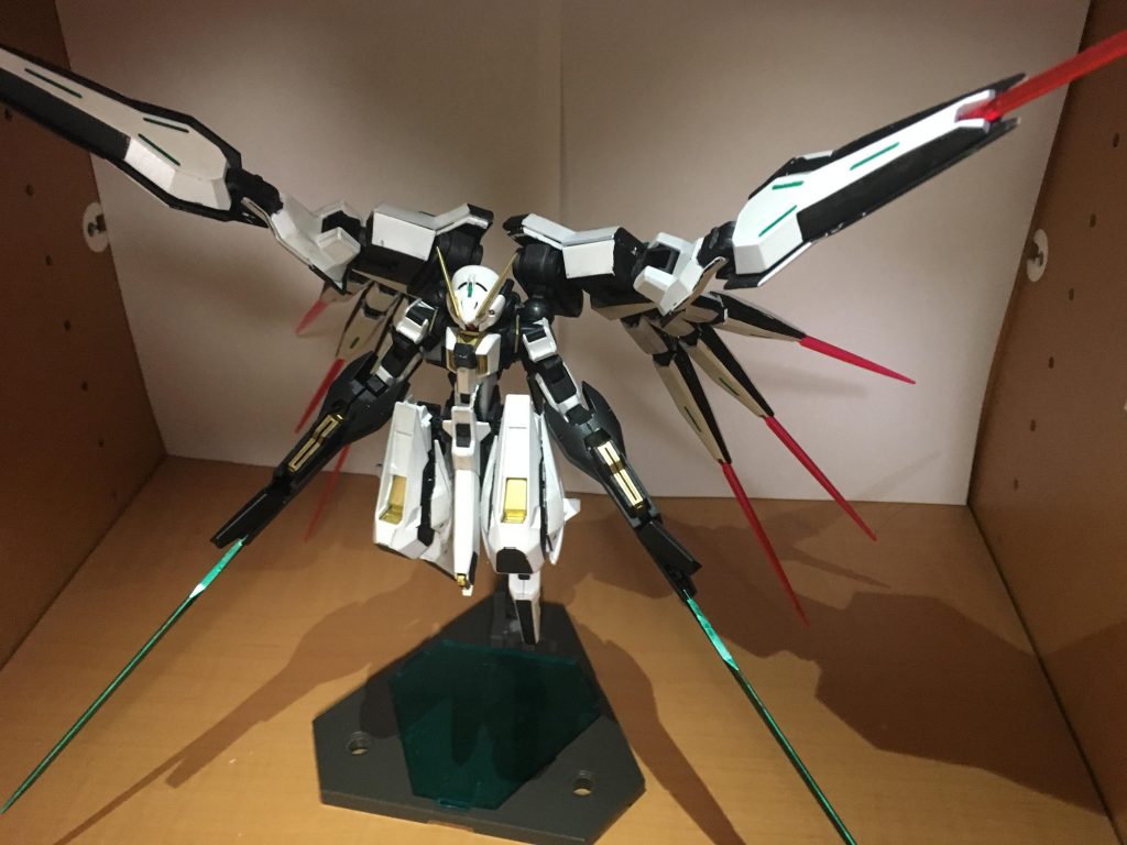 出力全開形態、全ユニットからエネルギーをばらまくことによって自身の周囲に兎狩同様の粒子圧縮硬化フィールドの展開を一時的に可能にする。これによりなんの予備動作もなく障壁展開といったガードと攻撃を行うことができる。当然死ぬほど燃費が悪い