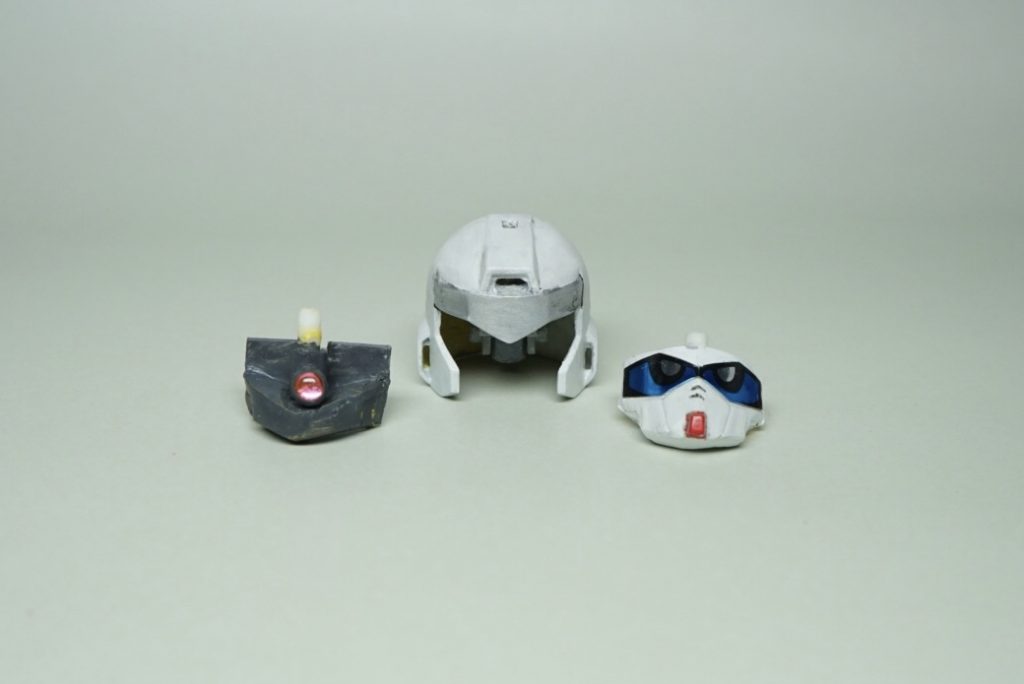 顔は交換式になってます。