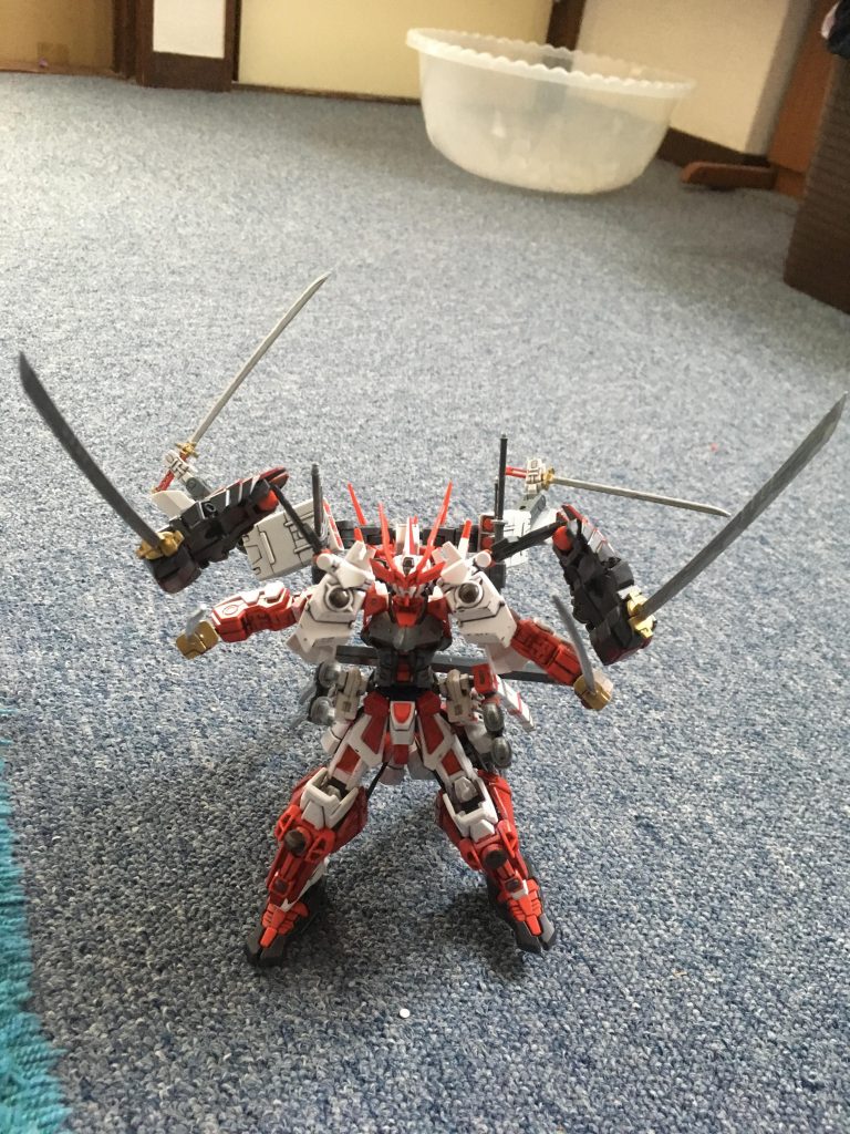 6刀流!
あらゆる方向の敵を叩っ斬る!