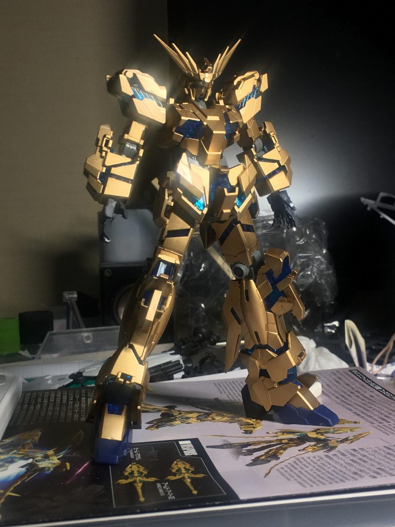 本体塗装後のサイコフレーム未塗装での状態確認で仮組み中