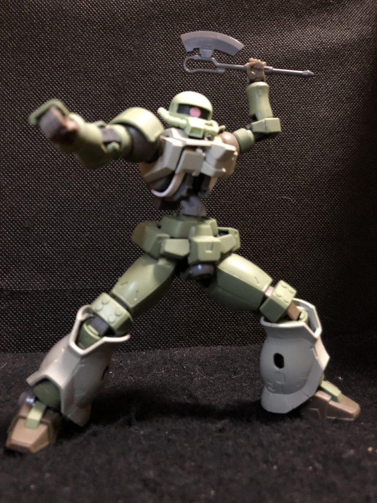 やはりモノアイは見下ろしている時が、恐怖感とカッコ良さが極まっていますね。ｸﾞﾎﾟｫﾝ