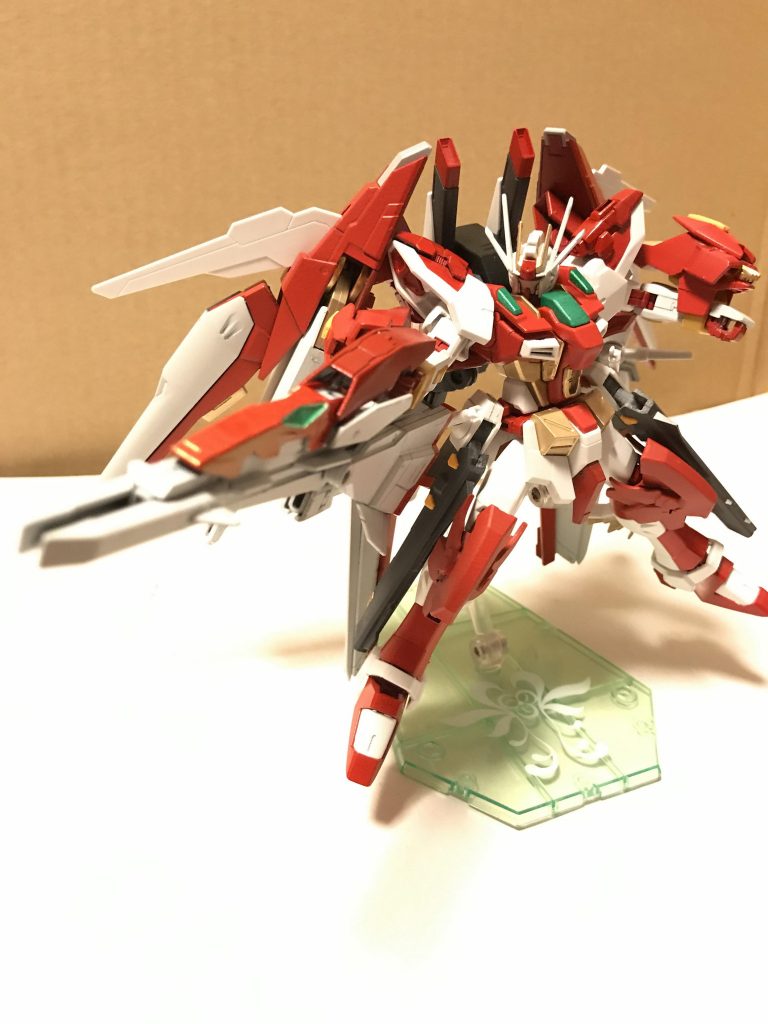 ドラグーンブラスター
エクセリオンセイヴァー専用ライフル
様々なビームを撃つ事が出来その名の通りドラグーンとしても使える他ビームソードとしての使用できるが普通のライフルより重く小回りが利かないのが難点