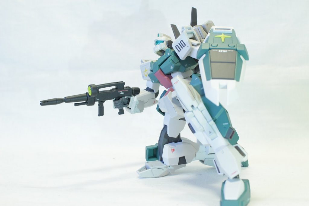 いくつかポージング。
ダブルオー中期あたりから可動域がすごく広がりましたよね。