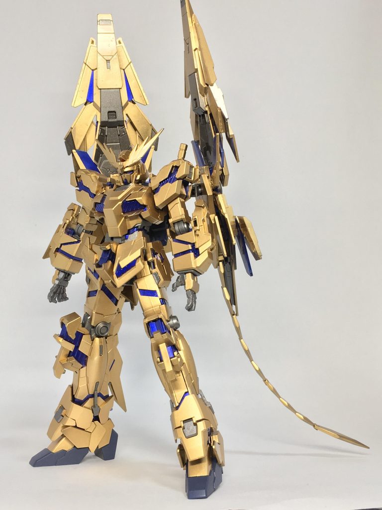 本体は下地に光沢ブラックの上からレッドゴールドを塗りその上からスーパークリア3でコートしてます。