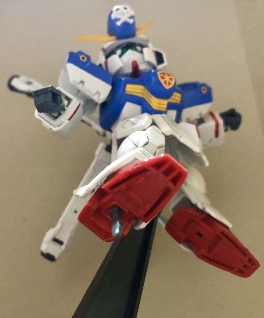 二刀流からのヒートナイフキック!
本編だとそんなにすごい使ってませんがゲーム作品ですごい使っている印象があります。
こちらの組み合わせもHGの足首を使用したことで使用可能になりました。