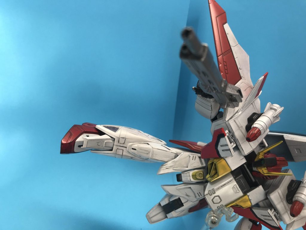 アクション!
ぶっちゃけ苦手です。武器もビームサーベルの一本や二本持っててもいいのに…。