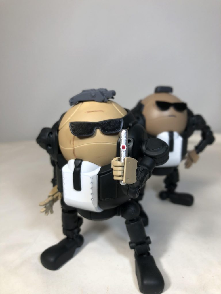 K  我々の活躍を楽しんでもらえたかな?
J 活躍したっけ!?
K  残念だが今回の一件は超極秘事項に分類される。他言はやめてもらいたい。
所で済まないが この赤い所を見てくれるかな。  
キューィーーーン バシュッ!