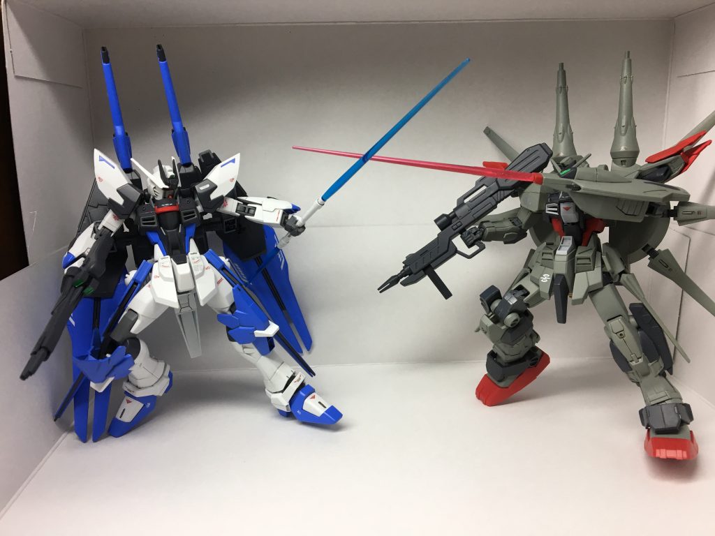 現在詳しい設定とかはほとんど作ってはいませんが…(⌒-⌒; )
ライバル機設定ですので戦闘シーンぽいものを(´ω`)