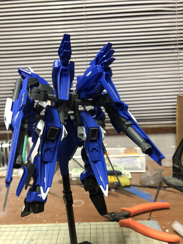 背面。
バックパックが中々形が決まらず苦労しました。