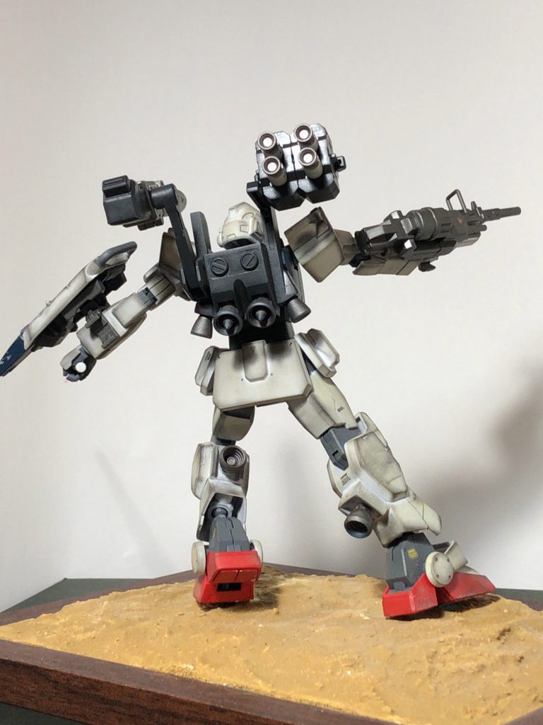 バックパックは普通の陸ガンのだと機動力に欠けると思い改造しました。