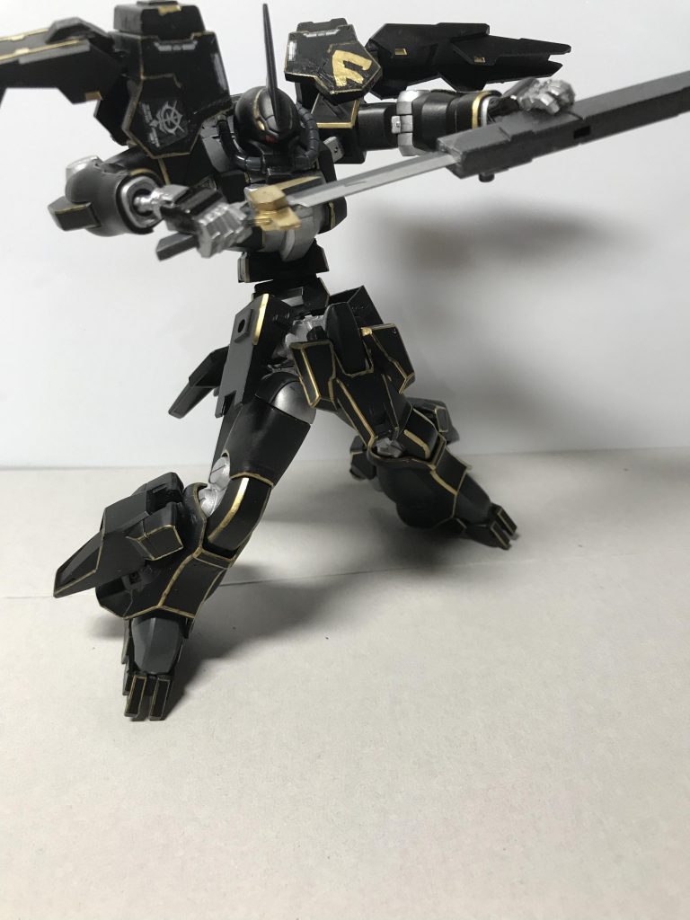 刀を抜いている感じで！