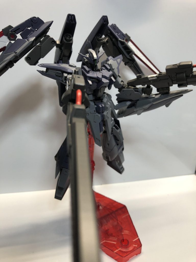 A-Zのビームライフルをさらに高火力にしたツインバスターライフル、ビームライフル合体は出来ないが別れた状態でも充分すぎる火力を持つ、