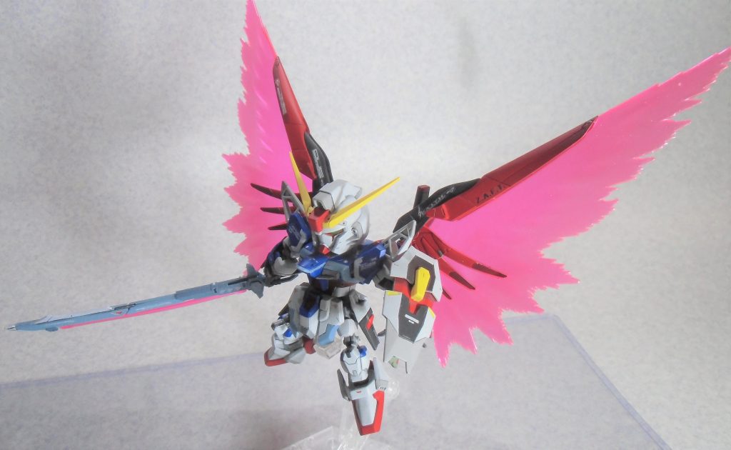 ディティールアップは初挑戦なので、あまり派手にスジボリを入れたりパーツを組み込んだりすることはできませんでした。今後も練習を続けていきたいです。