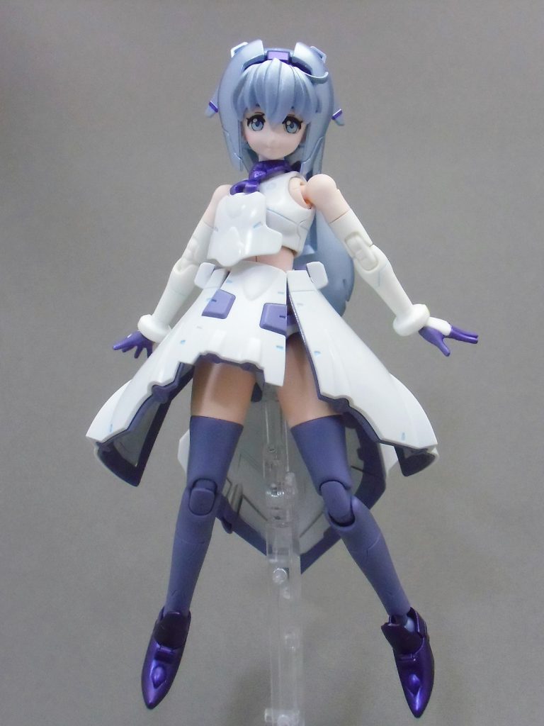 髪はアイスシルバー、紫部分はメタリックパープル、スカート裏はEXシルバー