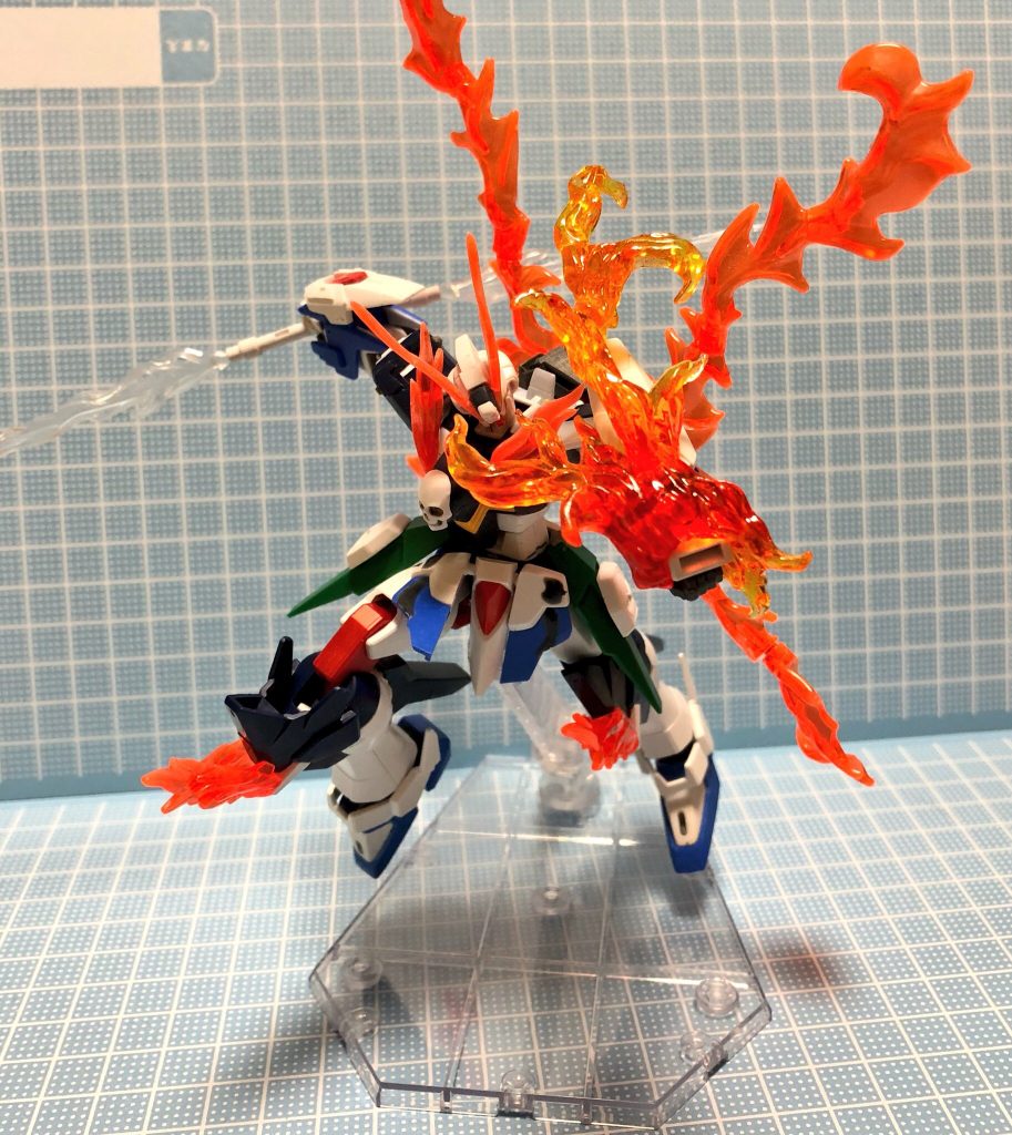 塗装前はガシガシ動かせるのでポーズとって遊んでみたり笑