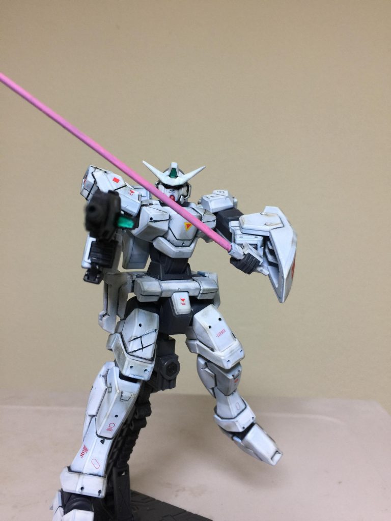 ガンダムAGE・ウルフの
必殺技 スーパーウルフファングを
使用する前の アピールショット!