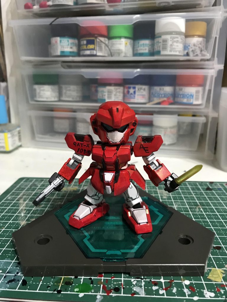 武装はハンドガンとビームサーベルとキャノンです。