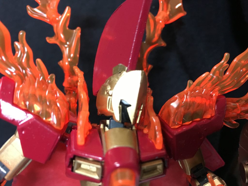 こう、面に光が当たるといい感じにマスク下が暗くなっていていい感じです。