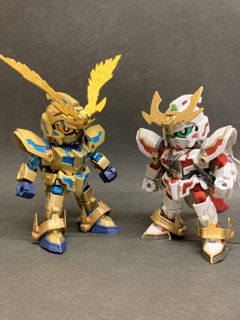 零丸(部分塗装とシール仕上げ)との比較。スタイルはいじってないのですが目とクワガタで印象は変えられたかなと。