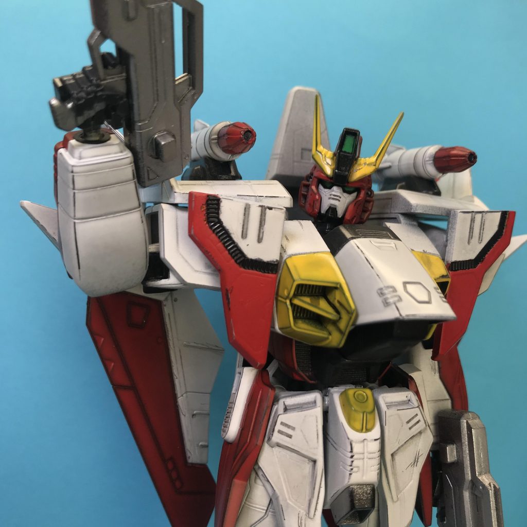 その手首ですが、1/144のビルダーズパーツ連邦用を使用しています。元キットの手の甲のラインも惜しかったですが指などがチープでしたので…。