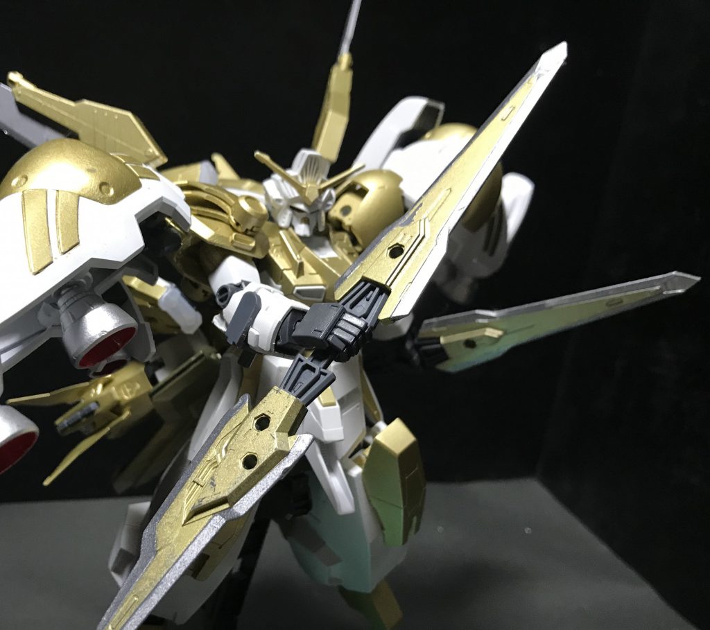 ハイパービームカノンから分離させてソードモードとして装備させたバインダー
2振分がハイパービームカノンに装備されているので
両手で使う事も、片方だけ使う事も可能