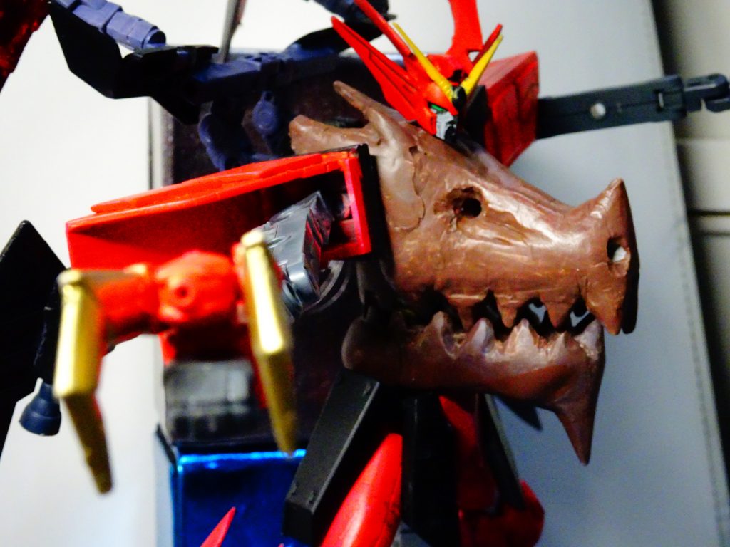 兵装4:クロービーム砲
元のヴァサーゴと変わらない武装。この機体では展開時のまま固定されている
以上解説でした