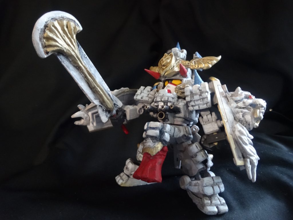 ソードは持ち手をBB戦士より流用プラバン、パテで作成