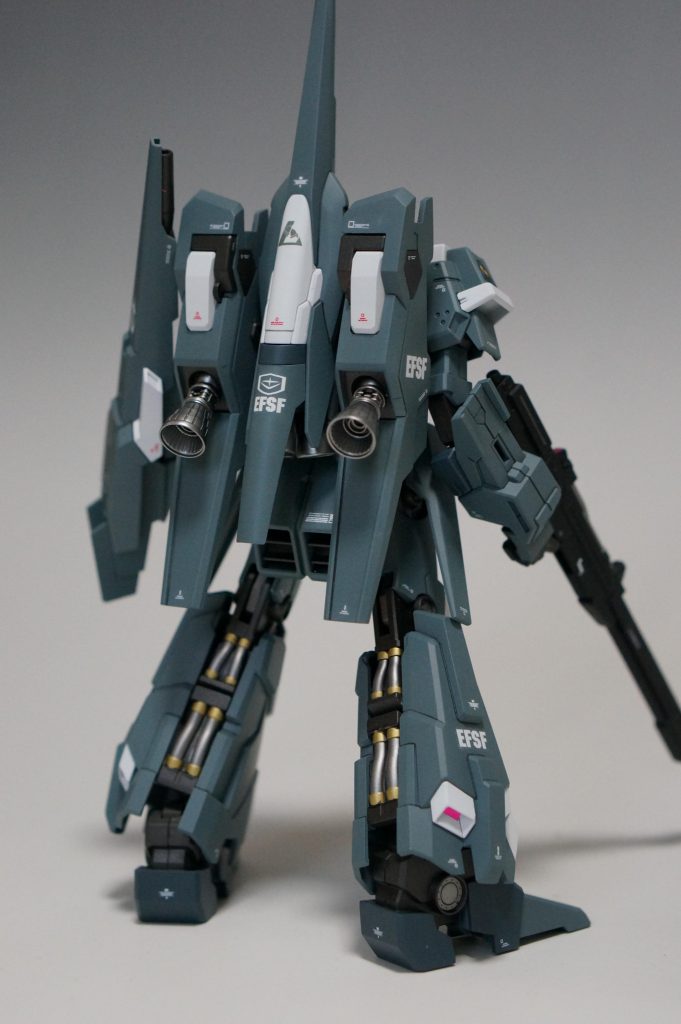 バーニアは市販のパーツに差し替えています。