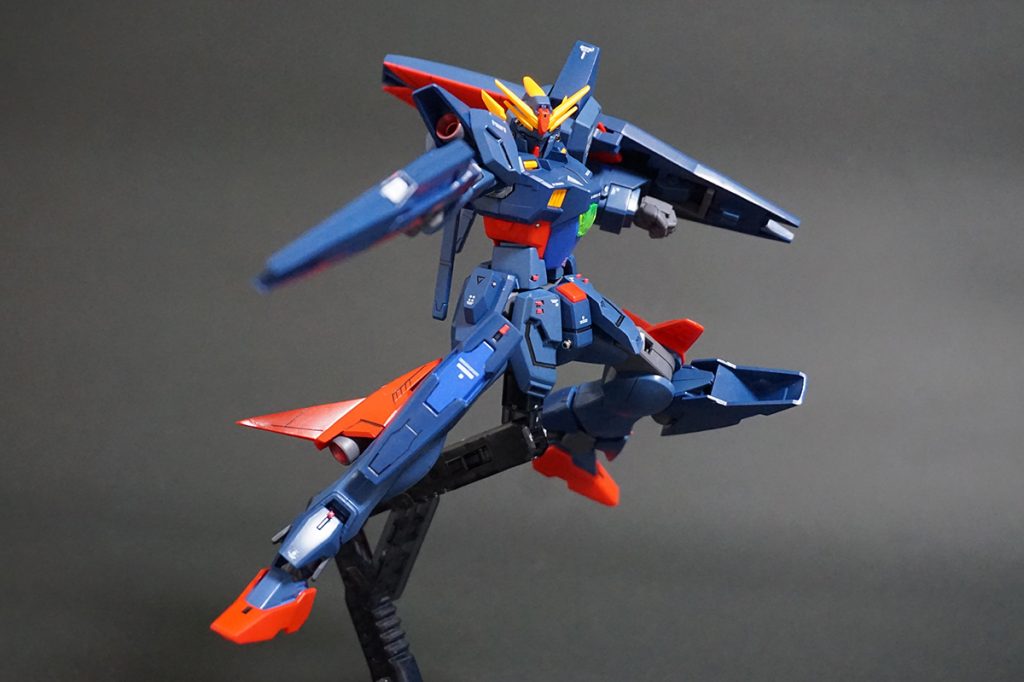 ビームライフルを構えて